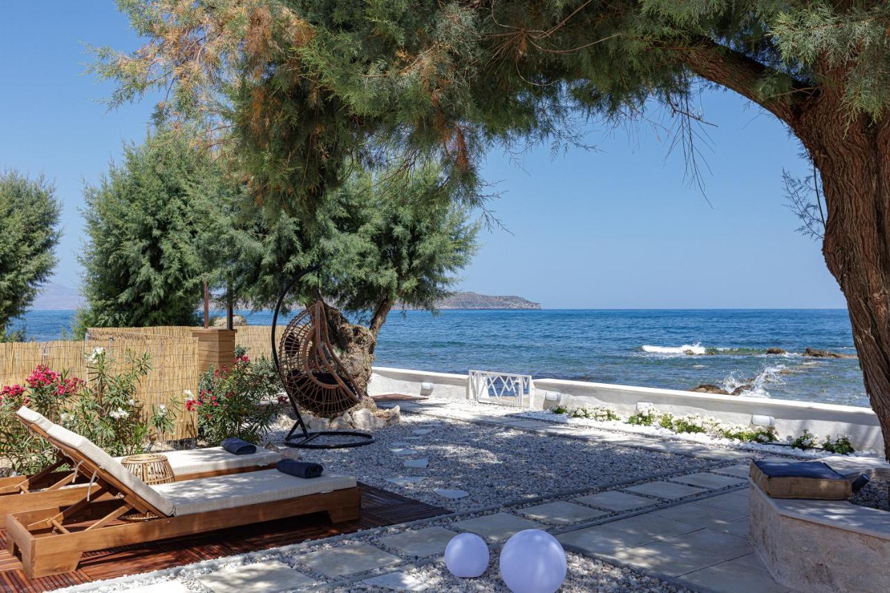 Villa Seashell -Wonderful Newly Renovated Villa On The Beach Galatas  Екстер'єр фото