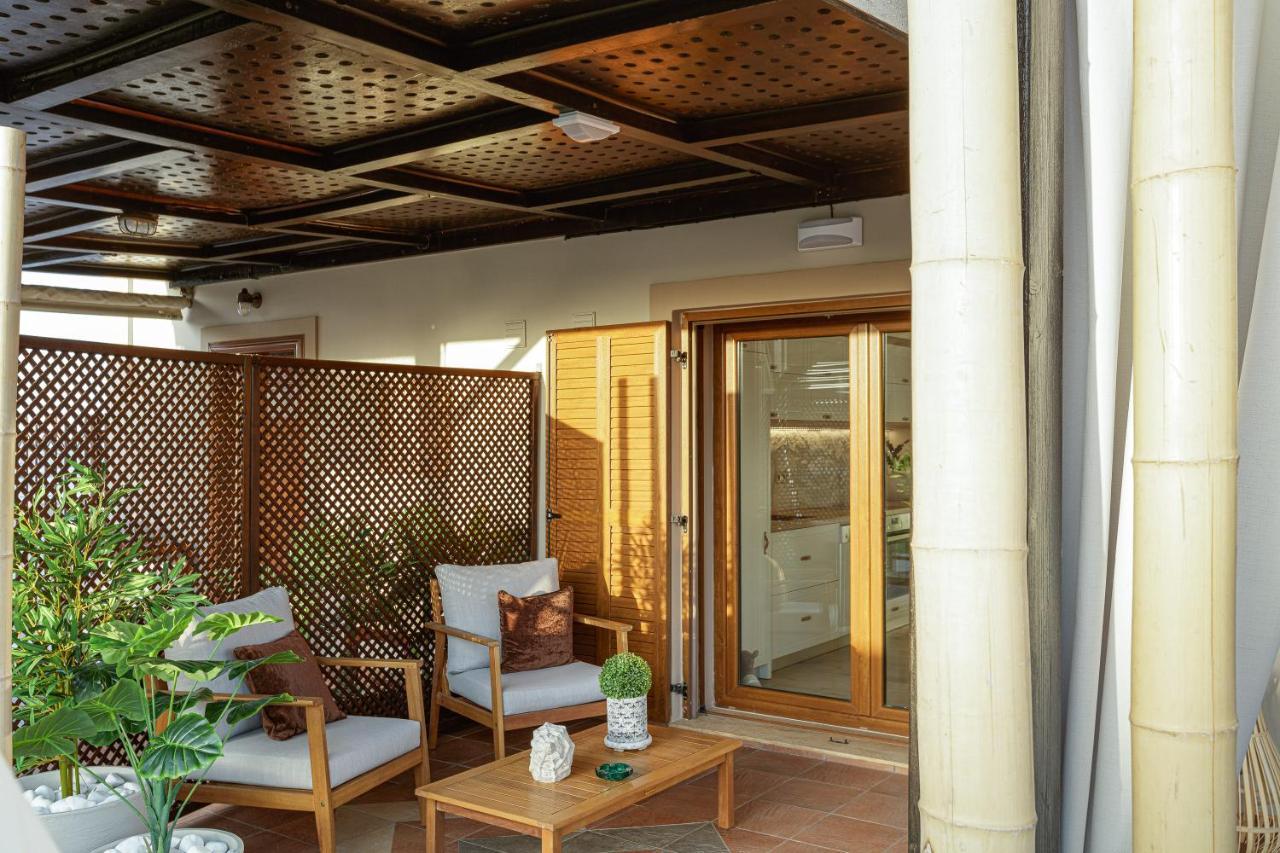 Villa Seashell -Wonderful Newly Renovated Villa On The Beach Galatas  Екстер'єр фото
