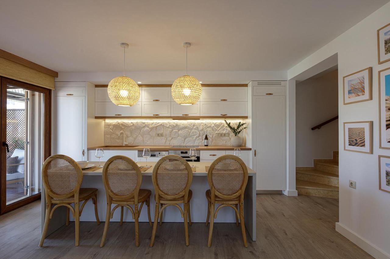 Villa Seashell -Wonderful Newly Renovated Villa On The Beach Galatas  Екстер'єр фото