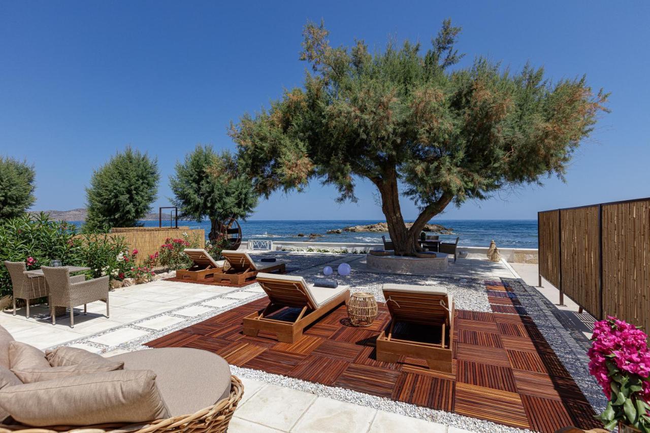 Villa Seashell -Wonderful Newly Renovated Villa On The Beach Galatas  Екстер'єр фото